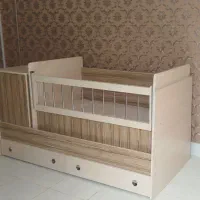 تخت نوزاد نوجوان|تخت و صندلی بچه|اصفهان, شاهزید|دیوار