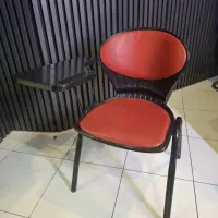 صندلی دانشجویی