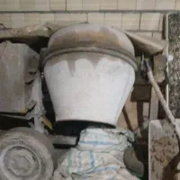 اجاره دستگاه بتن گیر تخته زیر پایه وبشکه وبالابر