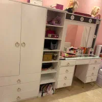 میز ارایش اینه چراغ دار به همراه کمد کشو دار