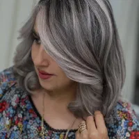 مدل رنگ و لایت و کراتین وناخن میکاپ و شنیون عروس|خدمات آرایشگری و زیبایی|حمیدیا, |دیوار