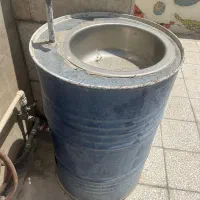 بشکه و سینک به همراه شیر آب بسیار تمیز