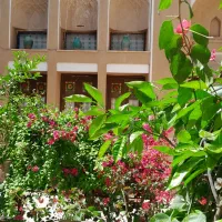 اقامتگاه سنتی .هتل سنتی .سوییت مجهز.خانه قاجاری