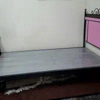 تخت چوب فلز فرفوژه دار|تخت و سرویس خواب|شیراز, بریجستون|دیوار