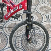 یک عدد دوچرخه ۲۰ تنه کوتاه