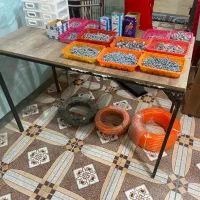 میز چوبی و میز فلزی قفسه فلزی|میز و صندلی غذاخوری|زاهدان, |دیوار