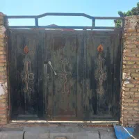 در سه لنگه باغی