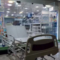 تخت بیمار ۳ شکن با تنظیم ارتفاع