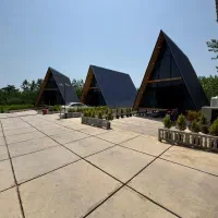 کلبه سوئیسی کنار مرداب بندر انزلی|اجارهٔ کوتاهمدت ویلا و باغ|رشت, گلسار|دیوار