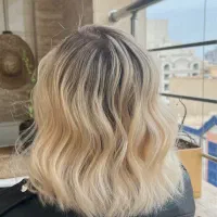 نیازمند مدل برای خدمات رنگ و لایت