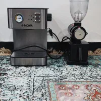 یک دستگاه اسپرسو ساز NDA  آسیاب NA