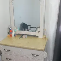 میز ارایش همراه ایینه