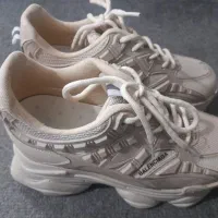 کفش بالانسیاگا