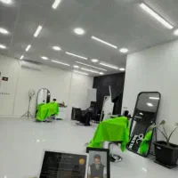 استخدام چند ارایشگر‌ با اخلاق