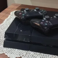 ps4 در حد نو کیف کارتن اصلا استفاده نشده