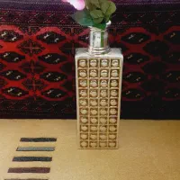 یک عدد گل و گلدان