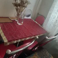 میز نهار خوری ۴ نفره سالم وتمیز