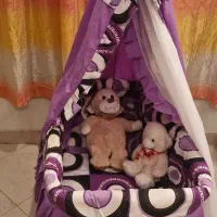 تخت کنار مادر