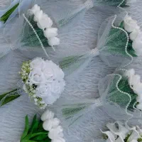 دسته گل عروس لاله رز سفید قرمز دسته گل باکس هدیه