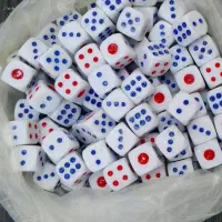 تاس رنگی و مهره منچ