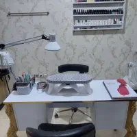 اجاره یک اتاق و دو عدد میز ناخن در سالن زیبایی