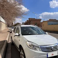 رنو ساندرو مدل ۹۵ دنده