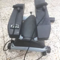 تلویزیون و دستگاه جلوبازو