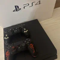 Ps4 همراه دو دسته در حد نو و دستگاه سالم