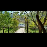 فروش-باغچه-در-خان-زنیان-با-آب-دائم-وبرق