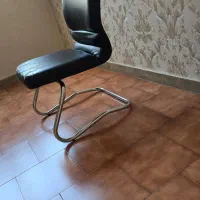 صندلی کنفرانس چرم