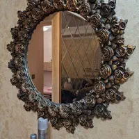 آینه و میز پایه بلند