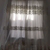 دوتا پرده کار شده نو و سالم شکل هم