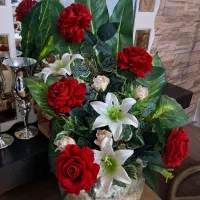 گل شیک با گلدان ورق طلا