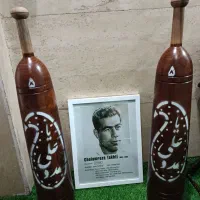 میل باستانی و عکس آقا تختی