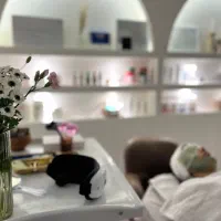 آموزشِ ورود به بازار کارِ پاکسازیِ پوست ۲۹۰۰
