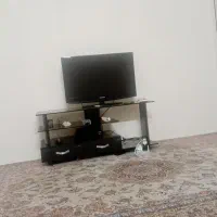 تلویزیون ۳۲ اینچ سامسونگ و میز