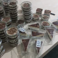 سفارشات لذیذترین  تیرامیسو و چیز کیک تحویل رایگان