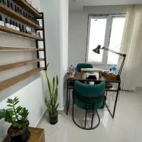 فروش تعدادی میز و صندلی ناخن