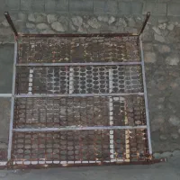 تخت بسیار محکم