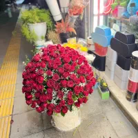 تزئین کار گل فروشی