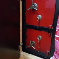 گاوصندوق|ابزارآلات|لنگرود, |دیوار