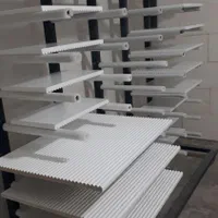 خدمات رنگکاری ونقاش چوب