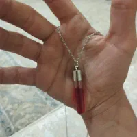 گردنبند با پلاک رنگی