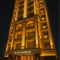 سرایدار در برج مسکونی در بابلسر