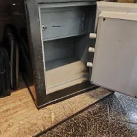 گاو صندوق و میز پیشخوان(ویترین)|فروشگاه و مغازه|فردیس, نسترن غربی|دیوار