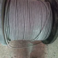 یک توپ سیم آیفون ۱۲ لایه