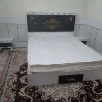 تخت دونفره به همراه ۲ عدد پاتختی میز ارایشی درحدنو|تخت و سرویس خواب|لنجان, |دیوار
