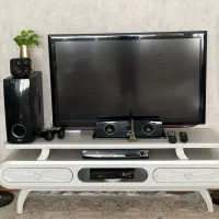ست تلویزیون و میز تی وی