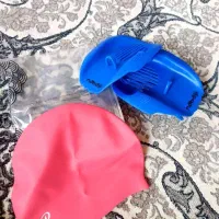 کلاه و جلیقه استخر