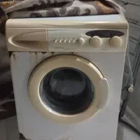 بوفه نو به علاوه یه عدد لباس شویی
